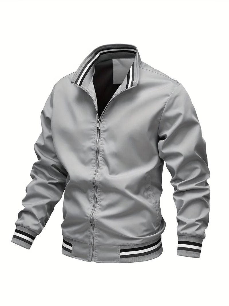Chaqueta bomber ENZO hombre, vista frontal con cremallera, estilo moderno y abrigo ligero de otoño.