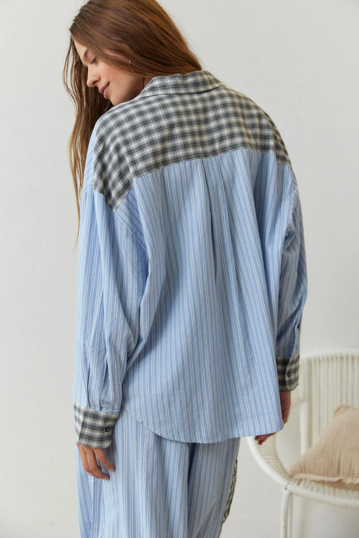 Conjunto de pijama elástico y suave para mujer, perfecto como ropa de dormir cómoda y loungewear para el hogar.