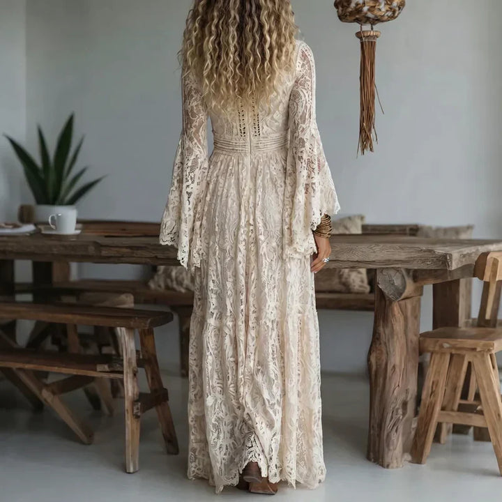 Vestido largo de mujer, estilo vintage con exquisito encaje y distintivas mangas acampanadas. Ideal para eventos.