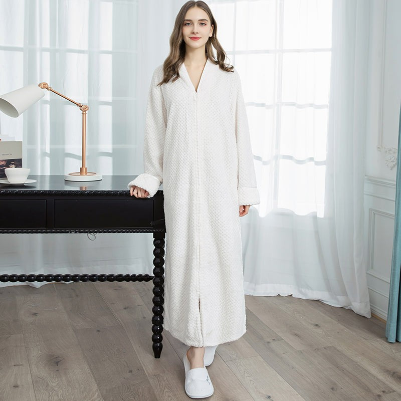Bata larga para mujer, diseño jacquard distintivo, cuello chal. Comodidad y calidez invernal.