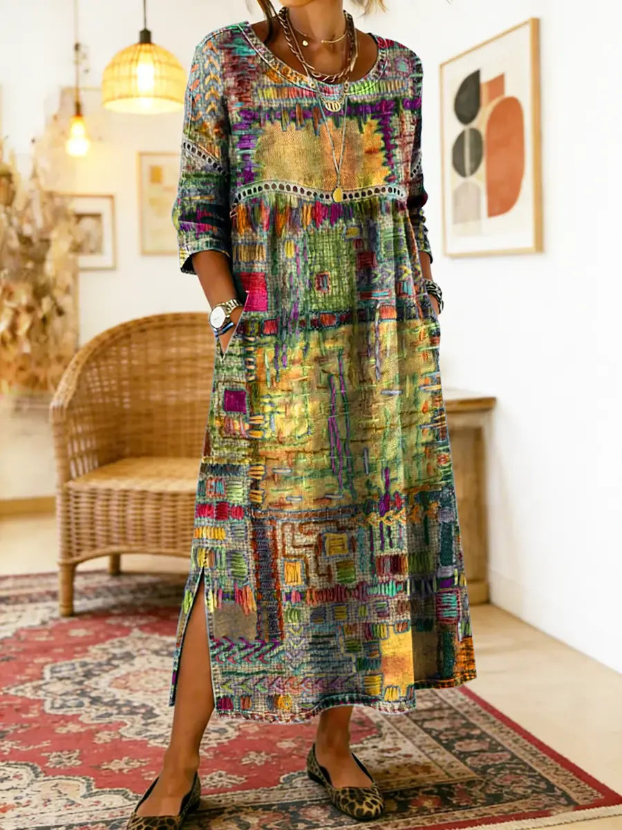 Estilo chic étnico: vestido denim de mujer con patchwork, ideal para el verano.