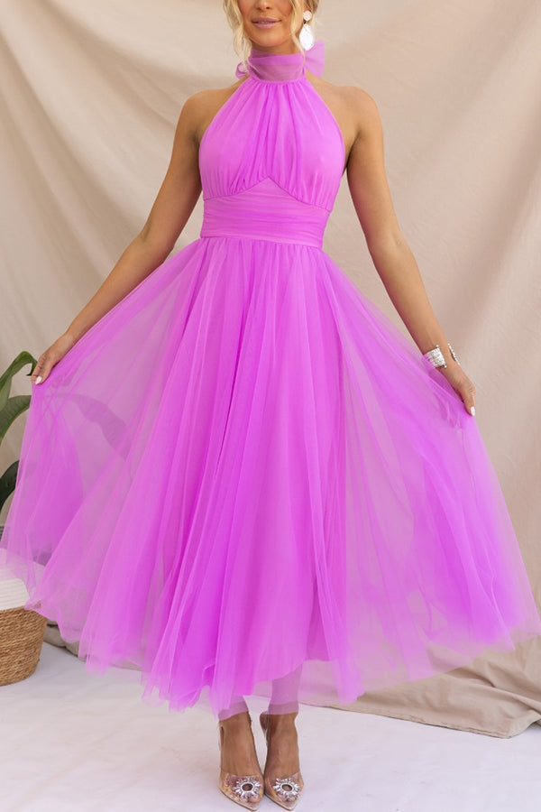 Vestido midi halter elegante para mujer, ideal para bodas y graduaciones.