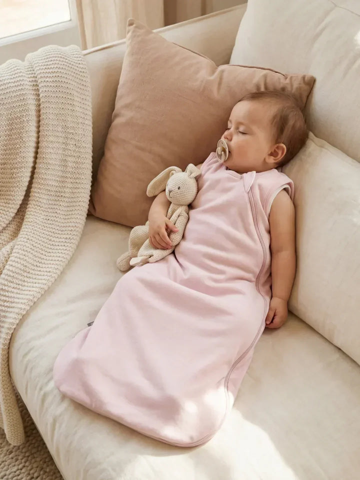 Saco de dormir hipoalergénico 1.0 TOG de bambú. Perfecto para la piel sensible del recién nacido.