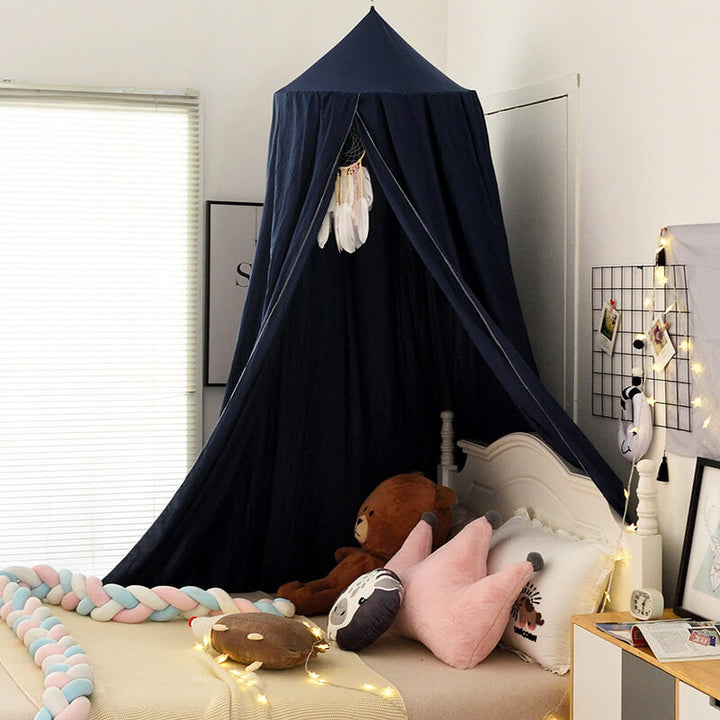 Dosel protector opaco para cama de niños, crea un ambiente sereno y propicio para el descanso.
