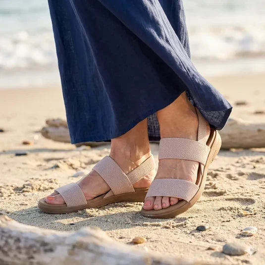 Calzado casual de mujer. Sandalias elásticas, ligeras y cómodas, ideales para paseos y relajación.