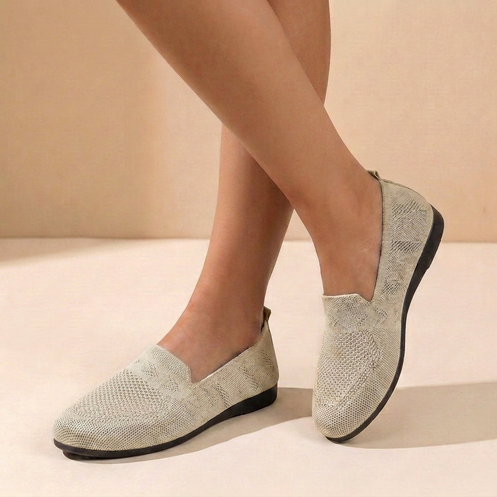 Zapatos slip-on ligeros ALMA para mujer. Confort instantáneo y soporte para los pies, perfectos para el día a día.