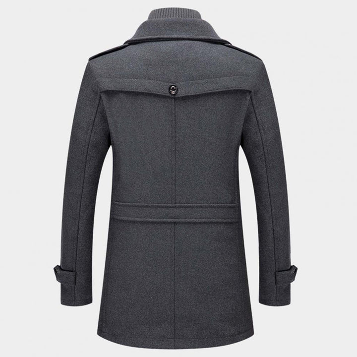 Abrigo largo de invierno negro para hombre, estilo clásico y elegante. Ropa exterior masculina de calidad.