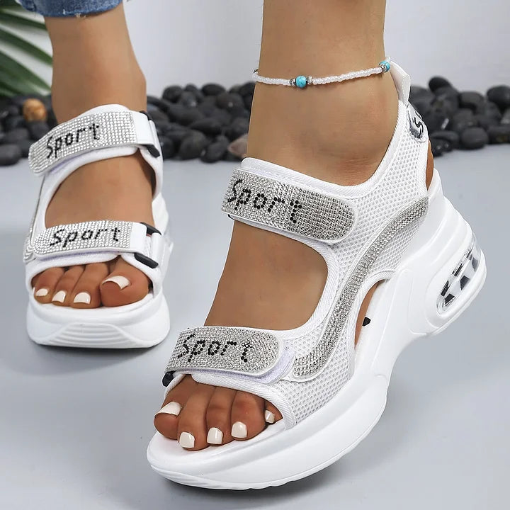 Sandalias elegantes de mujer con cristales brillantes y diseño ajustable. Calzado ortopédico de plataforma para verano.