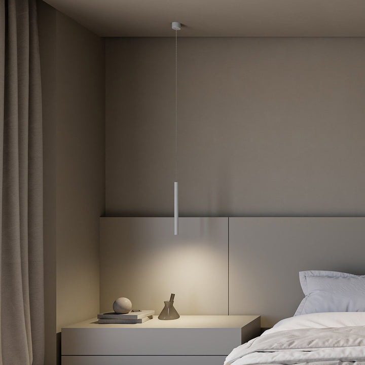 Eficiente lámpara colgante LED. Iluminación moderna y ajustable, ideal para cualquier ambiente.