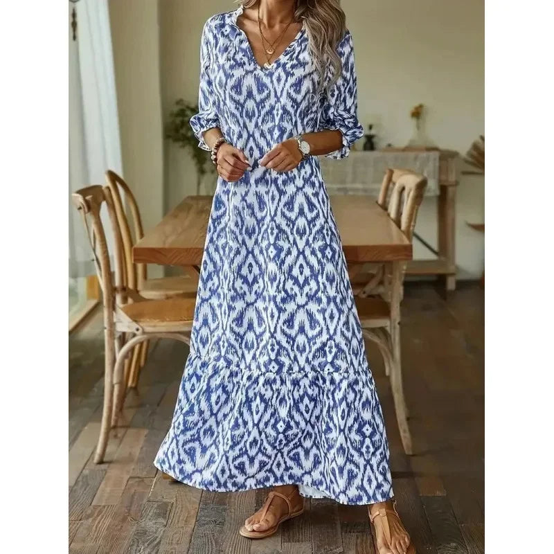 Elegante vestido de verano mujer, escote en V y mangas cortas. Ropa cómoda y de moda femenina estilo bohemio.