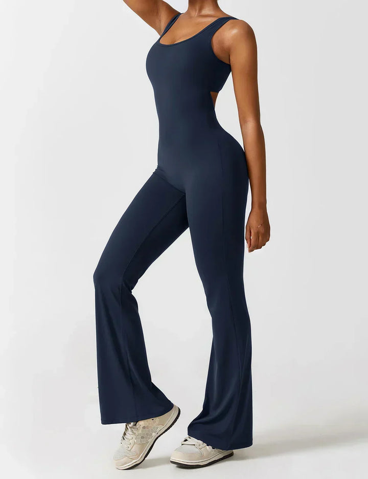 Mono femenino de verano, espalda en V, pierna acampanada. Comodidad y estilo elegante.