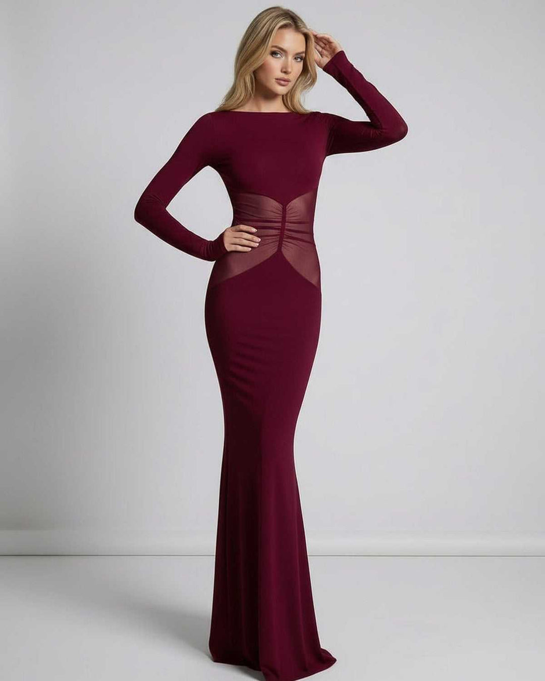 Vestido maxi burdeos con panel de malla en las mangas y escote, un diseño moderno y sofisticado para mujer.