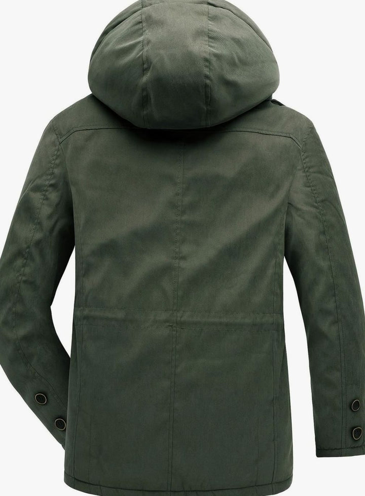 Ropa exterior de moda: chaqueta acolchada hombre con capucha, protección contra el frío y muchos bolsillos.