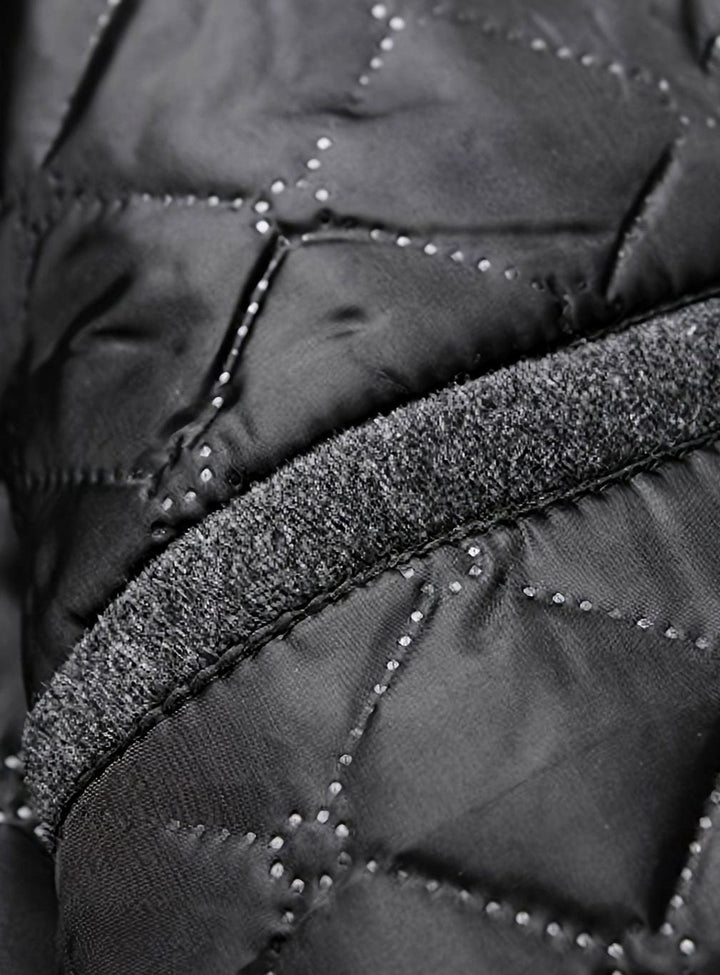 Abrigo de lana gris para hombre, estilo largo. Calidez, comodidad y elegancia invernal. Perfecto como ropa exterior formal.