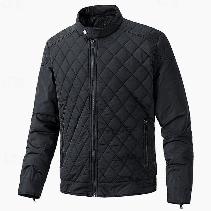 Chaquetón acolchado para hombre, diseño diamante y cuello alto, ideal para invierno elegante.