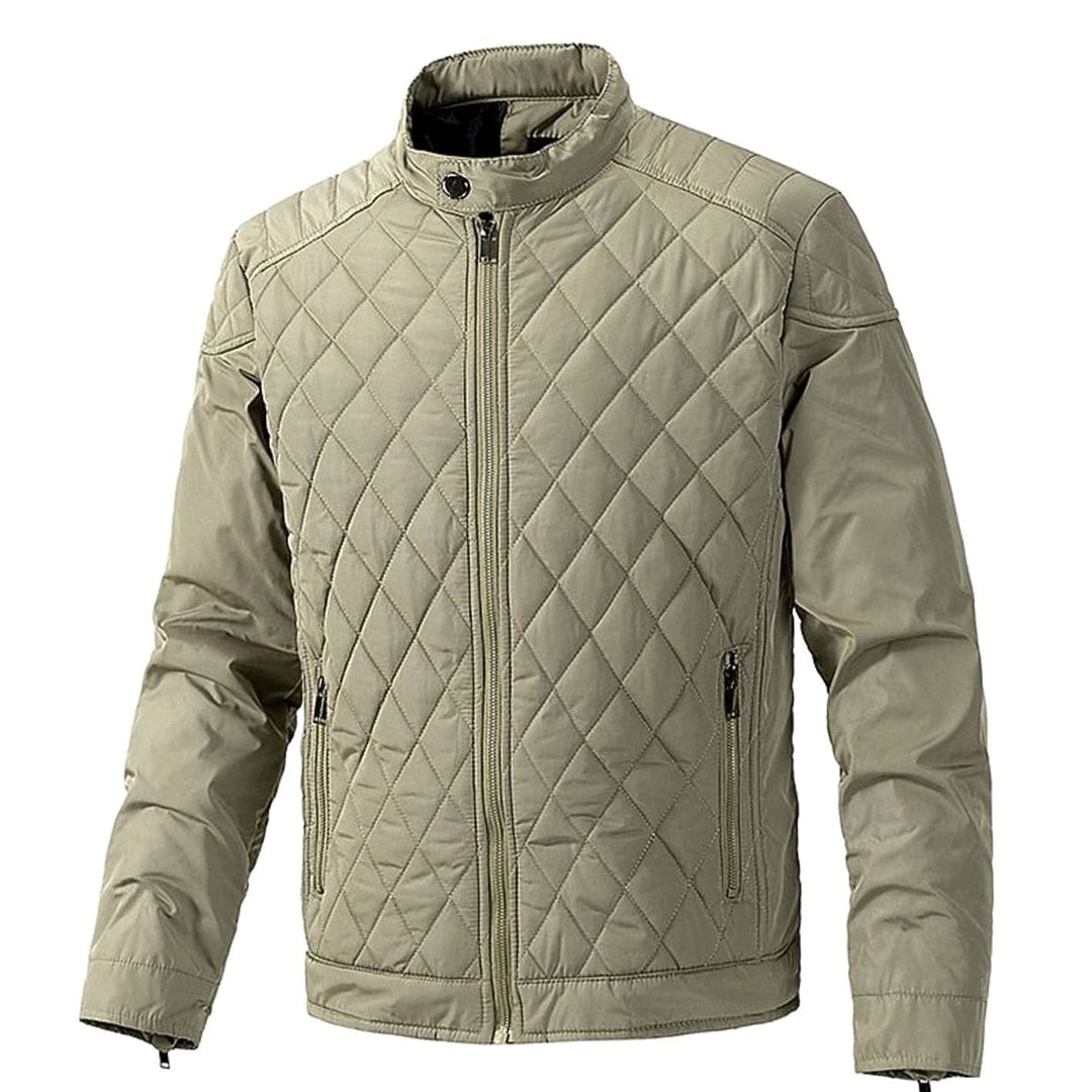 Chaqueta de hombre, acolchado diamante, cuello alto, un abrigo elegante para el invierno.