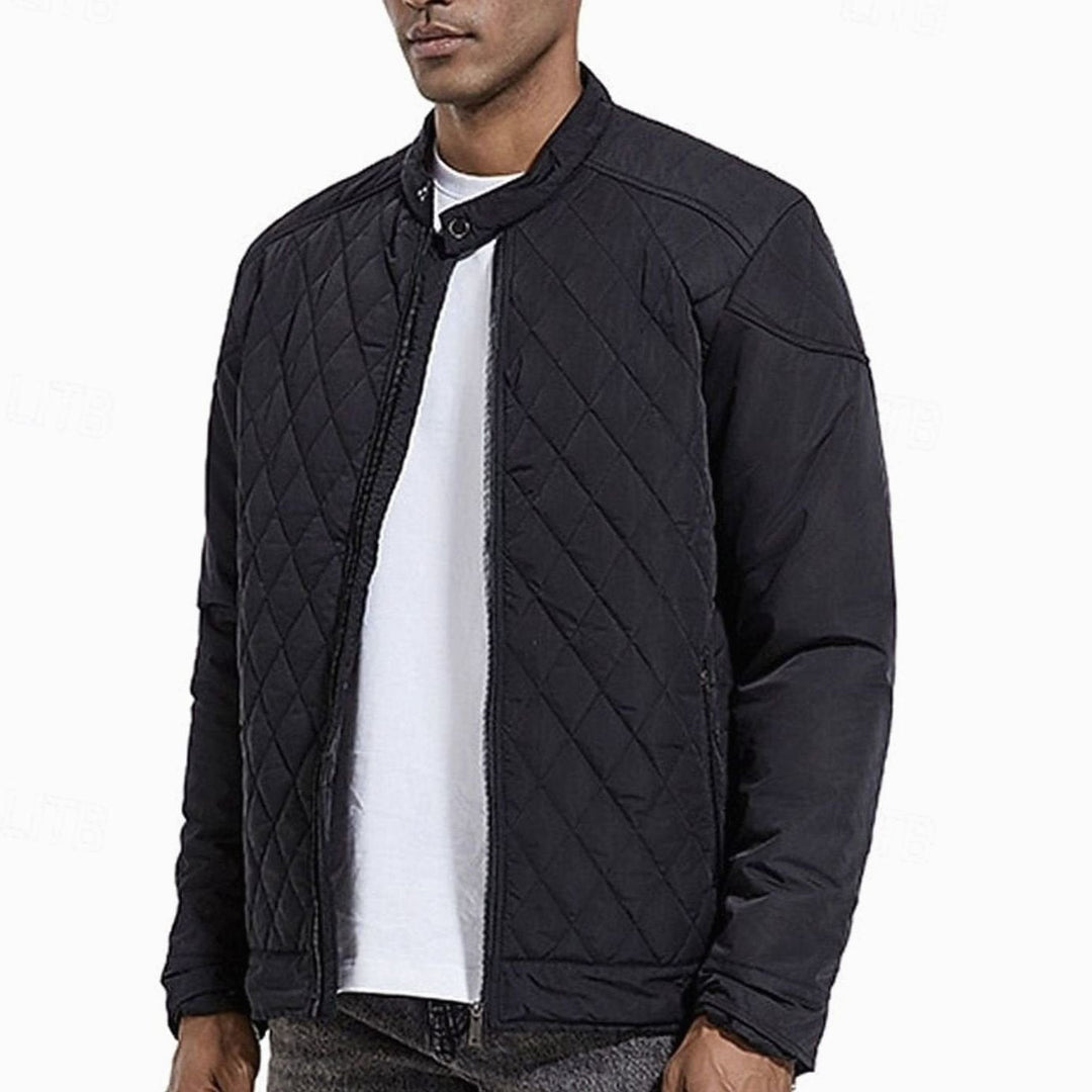 Ropa de hombre: chaquetón acolchado con patrón de rombos, cuello alto y estilo casual para diario.