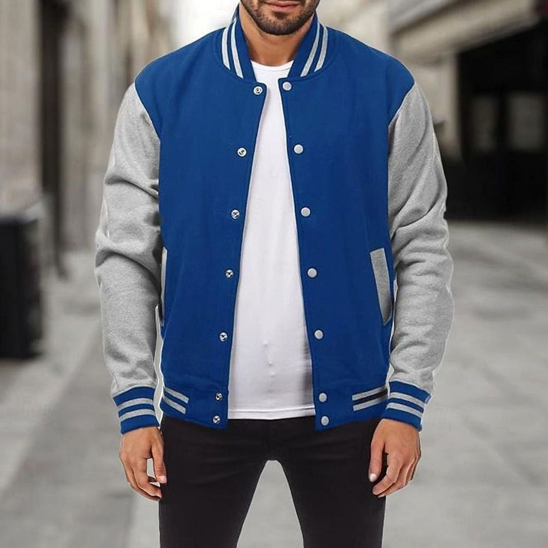 Chaqueta casual hombre tipo bomber, moda urbana, con cierre de botones clásico y cuello canalé.