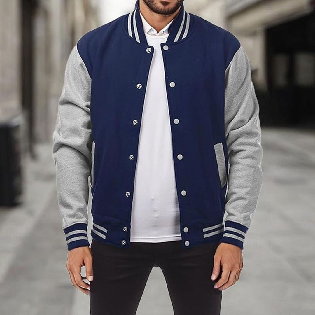 Cazadora hombre estilo bomber, perfecta para entretiempo, con botones y cuello canalé.