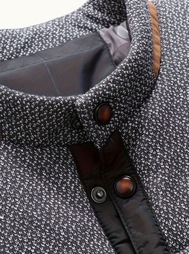 Chaqueta hombre otoño-invierno, diseño acolchado rombos y broches.
