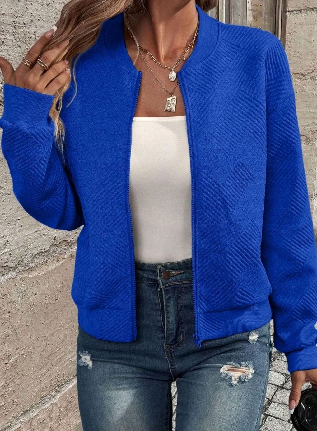 Cárdigan bomber de punto texturizado para mujer, ideal para entretiempo.