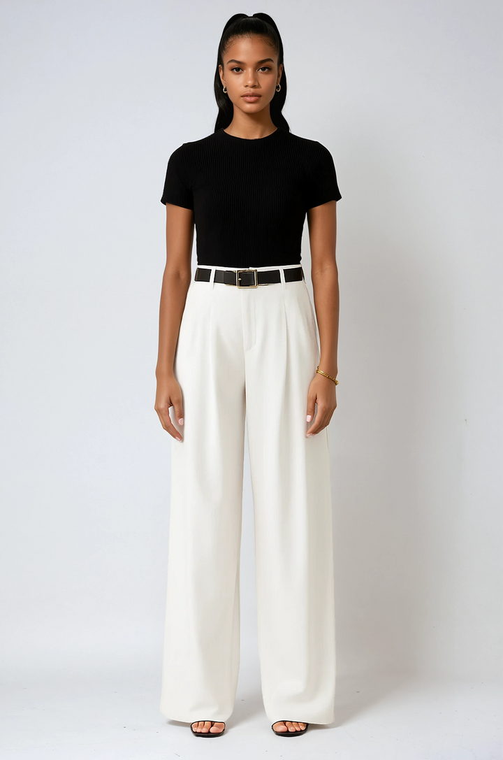 Pantalón de mujer de pierna ancha y talle alto, estilo moderno y versátil.