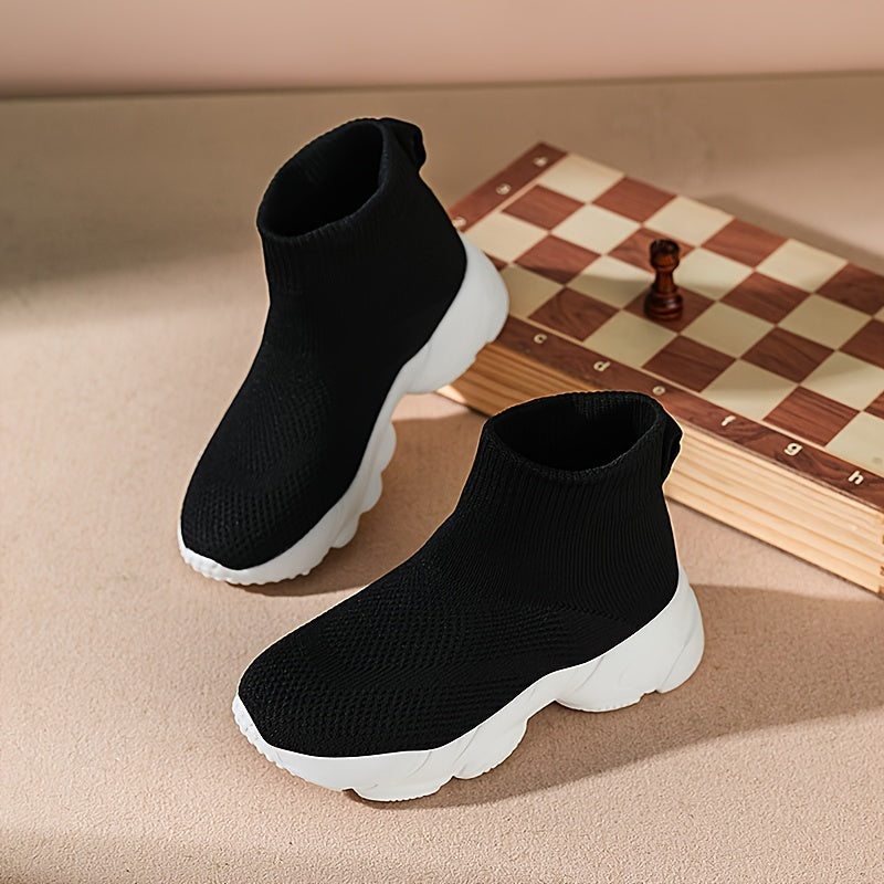 Zapatillas de juego para niños y niñas, modelo transpirable con ajuste tipo calcetín para comodidad.