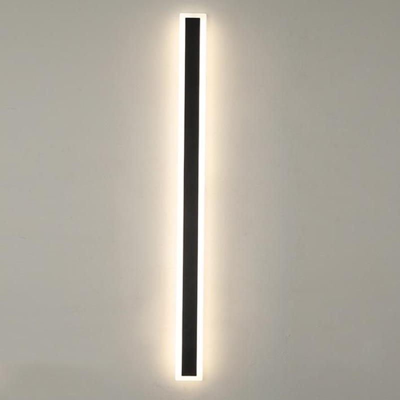 Luz LED lineal para pared de casa, realza la estética exterior con un diseño moderno y minimalista.