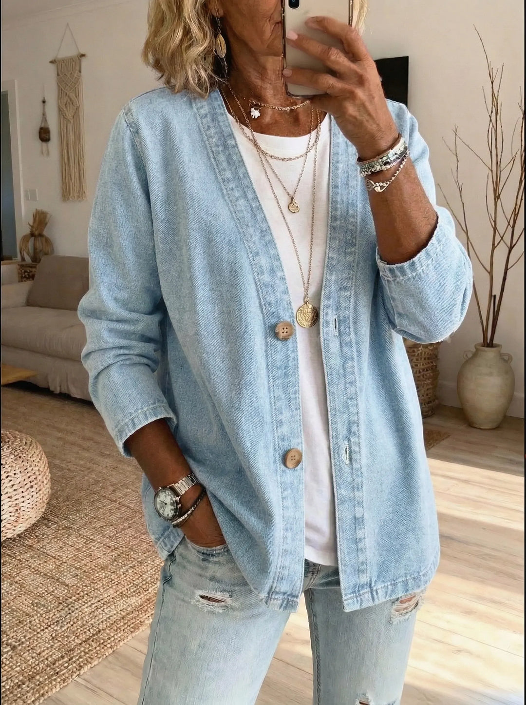 Cárdigan de mezclilla ligero para mujer, estilo casual moderno. Chaqueta versátil para primavera u otoño.