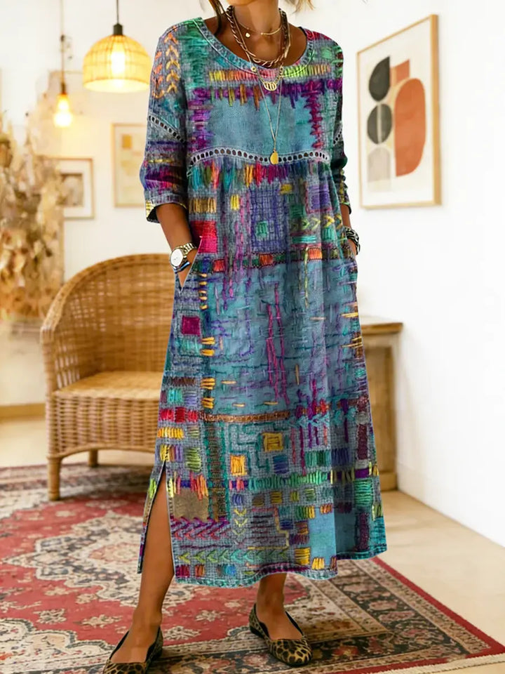 Ropa de mujer: vestido denim de verano, diseño cómodo con patchwork étnico.