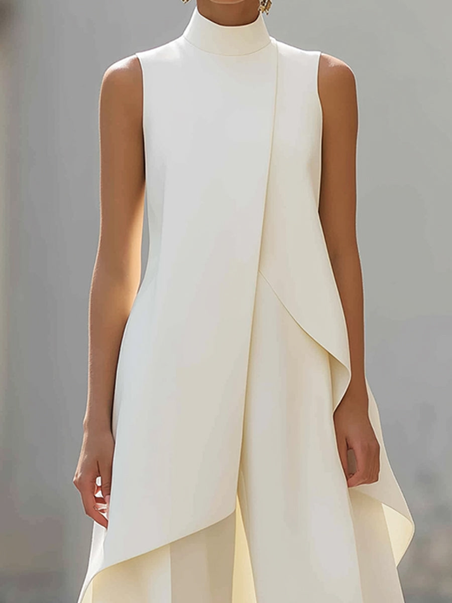 Textura suave del conjunto de mujer dos piezas. Top asimétrico y pantalón ancho, ropa elegante moderna.