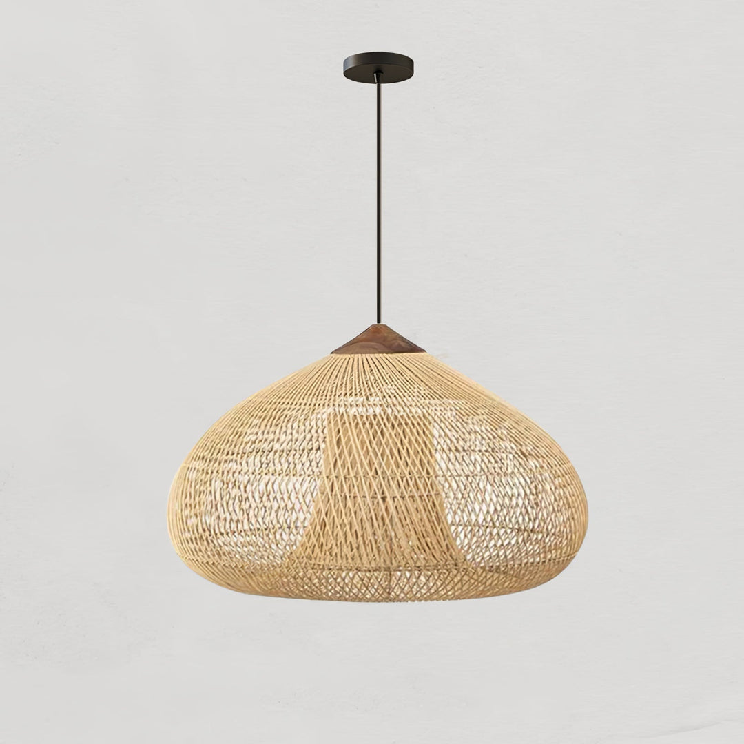 Iluminación interior bohemia con lámpara colgante artesanal, estilo arpa.