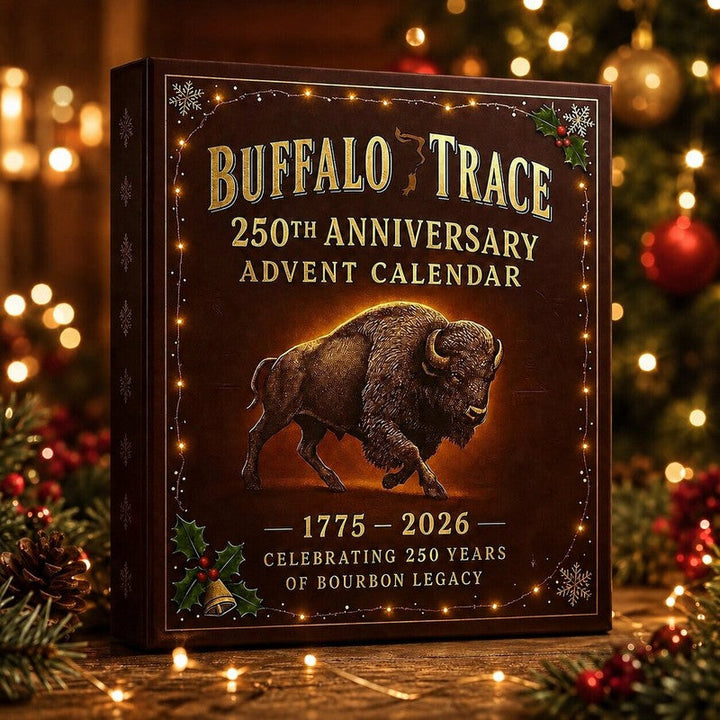 Calendario de Adviento de Whisky bajo el árbol de Navidad. Regalo festivo perfecto para 2026.