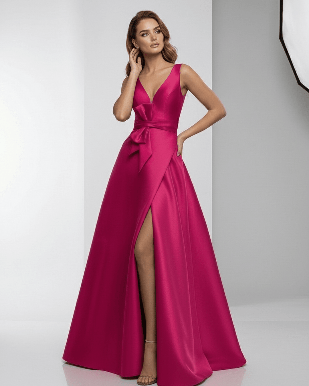 Vestido maxi fucsia para mujer, con caída elegante y estilo para fiestas, noche y ocasiones formales.