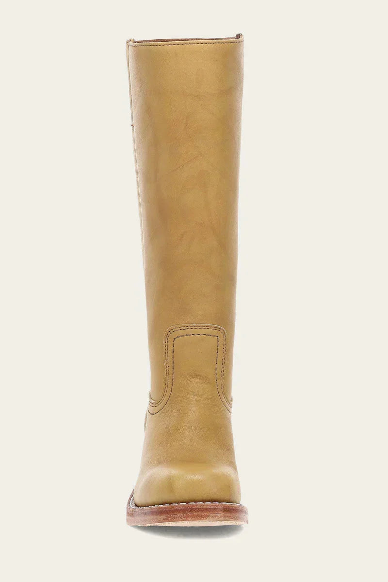 Calzado de moda: botas de cuero flexible para mujer con tacón que estiliza tu figura con elegancia.