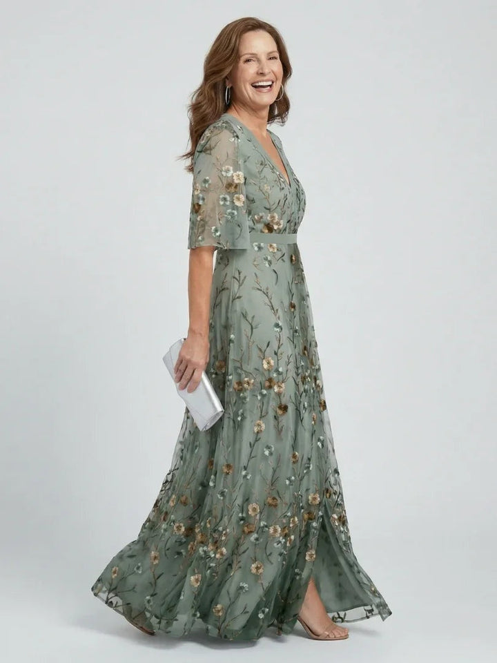 Vestido floral largo halter para mujer, estampado vibrante, perfecto verano y eventos elegantes y fluidos.