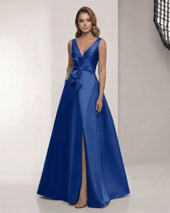 Vestido maxi elegante Caspia con abertura, ideal para fiesta u ocasión especial. Moda femenina de silueta A.