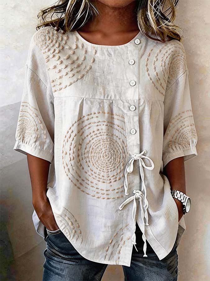 Camisa estampada de mujer con botones, estilo casual y ligero. Ideal para un outfit diario y relajado.