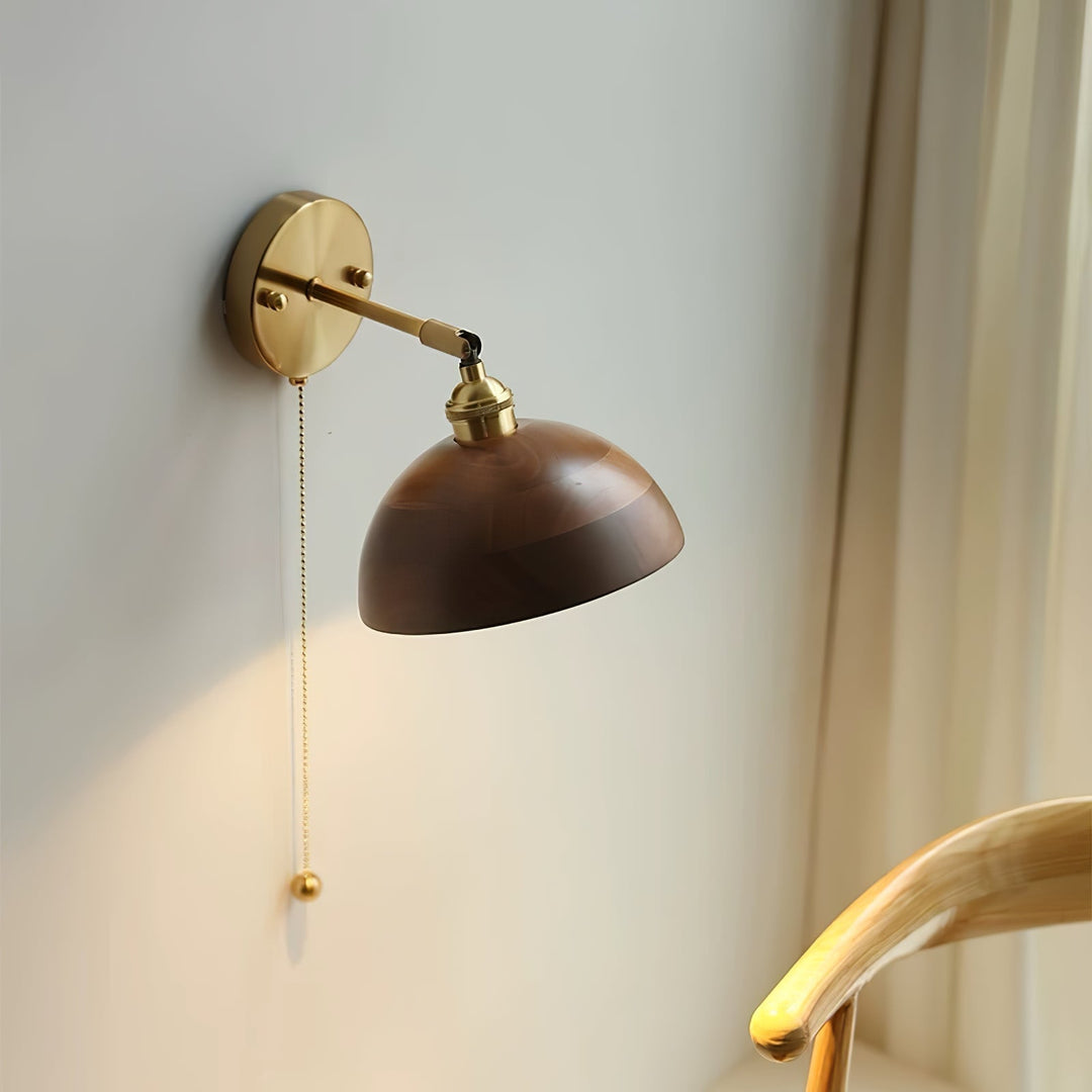 Lámpara de pared Aureo, madera con acabado vintage y cadena, estilo rústico-industrial.
