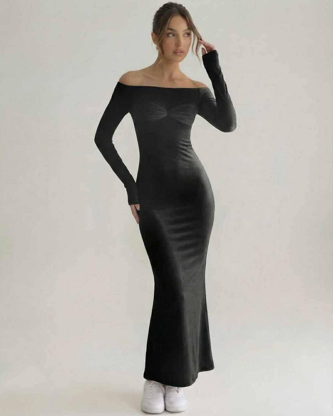 Vestido maxi celeste versátil. Ideal como ropa de oficina o vestido de noche elegante para mujer.