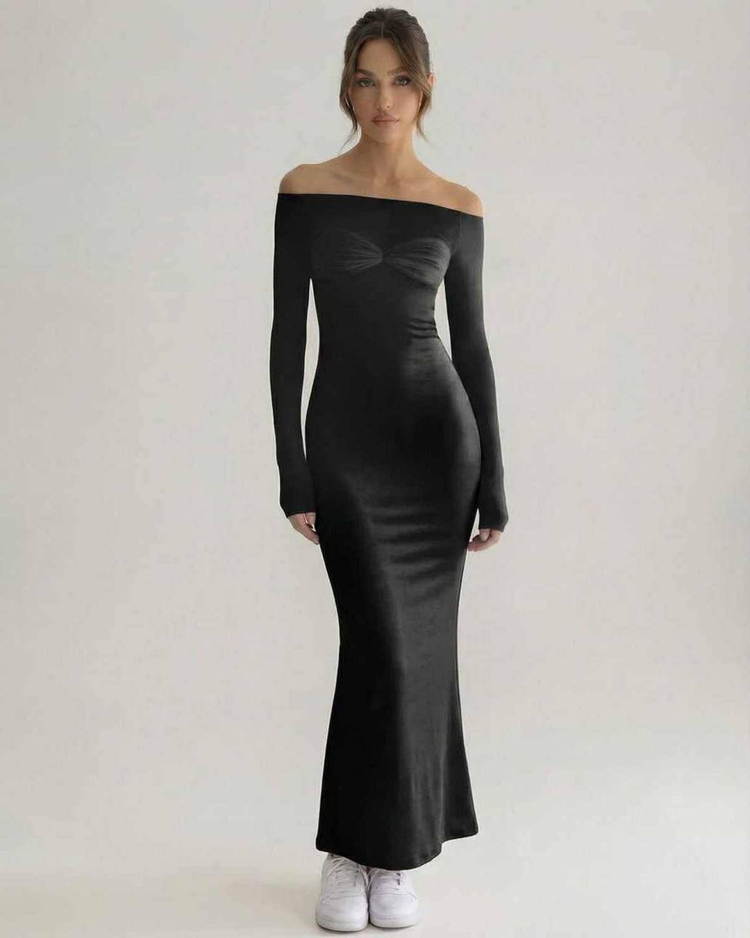 Vestido maxi celeste elegante para mujer, perfecto para eventos diurnos y nocturnos.