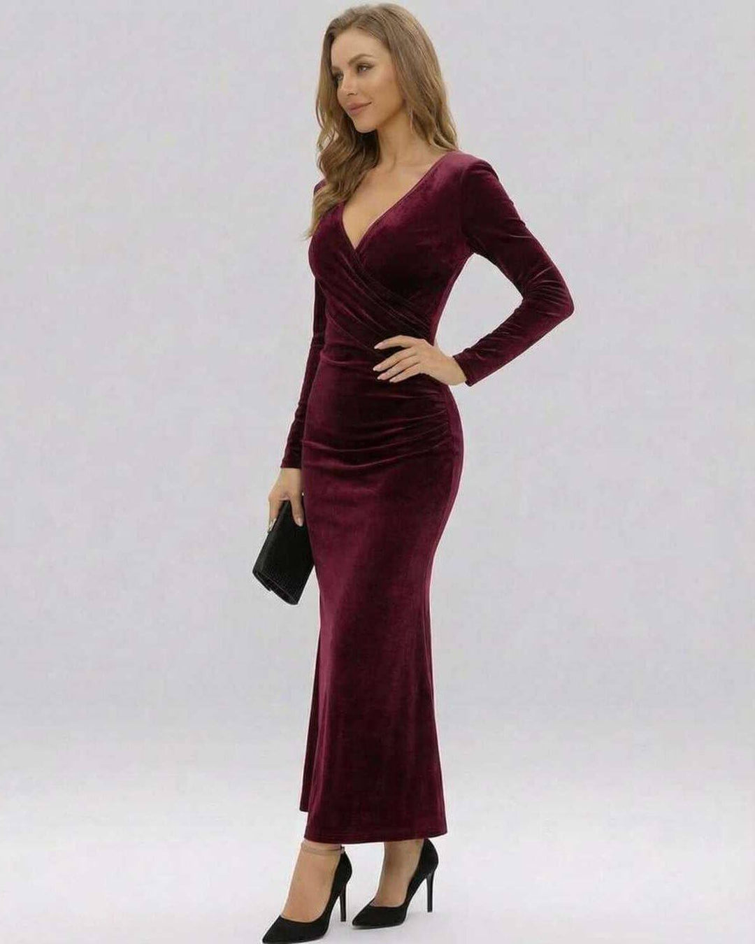 Vestido maxi de fiesta para mujer, color azul claro, diseño sofisticado con escote V y manga larga.