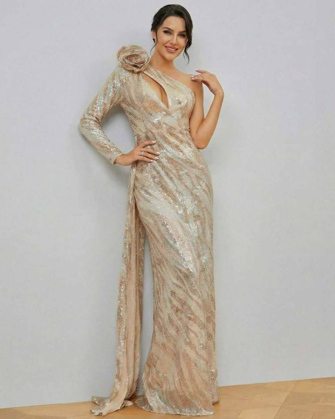 Vestido maxi de noche para mujer, celeste, un hombro. Ropa formal elegante y glamurosa para fiesta.