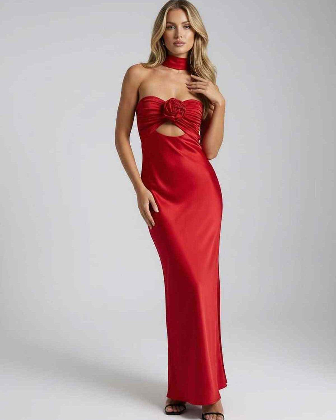 Elegante vestido largo celeste para mujer, perfecto para ocasiones formales y eventos de noche.
