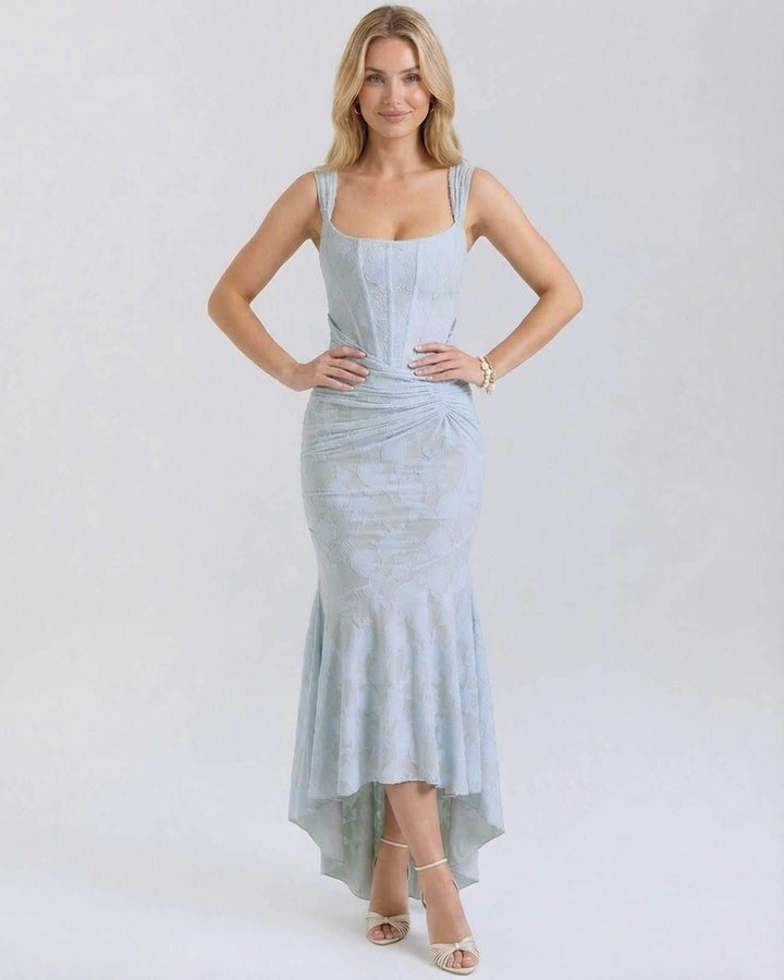 Vista frontal de vestido maxi celeste jacquard. Diseño elegante, sin mangas, perfecto para ocasiones especiales.