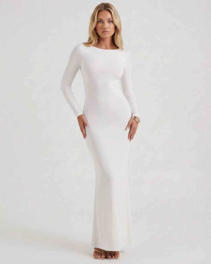 Vestido maxi blanco elegante para mujer con espalda descubierta y manga larga, ideal para eventos formales.