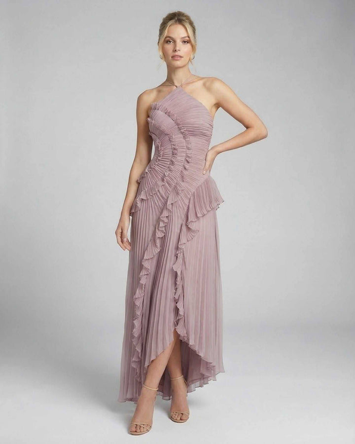 Elegante vestido maxi celeste para mujer, silueta fluida, perfecto para bodas o cócteles.