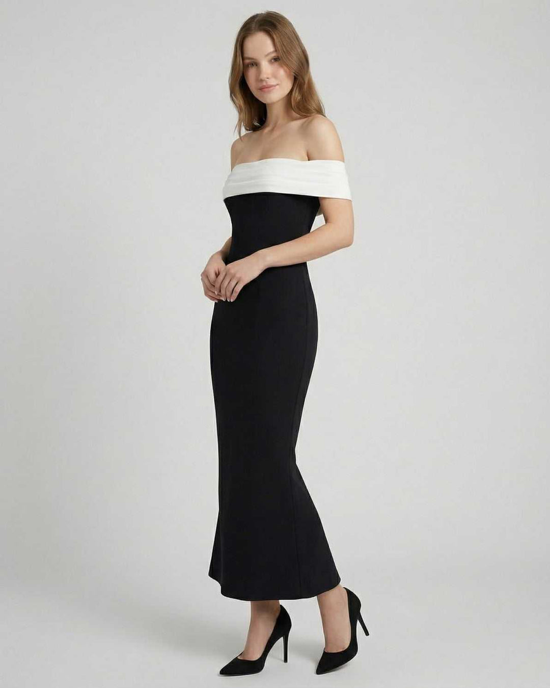Moda femenina: vestido maxi celeste off-shoulder, elegante y versátil. Perfecto para verano y eventos formales.