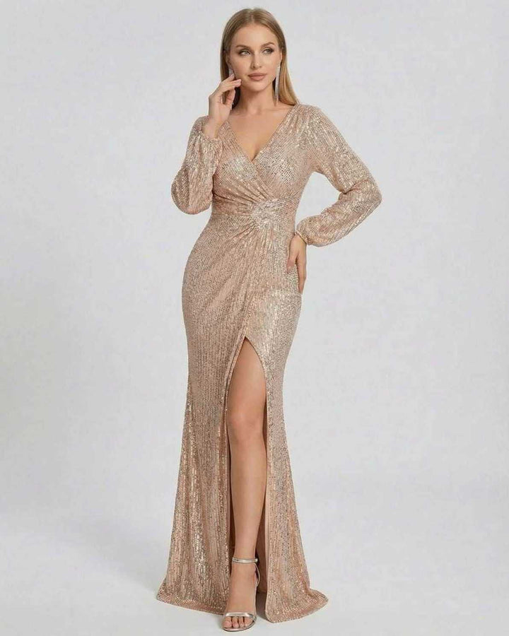 Maxi vestido brillante de mujer en color azul cielo. Con lentejuelas, perfecto para ocasiones elegantes y celebraciones.