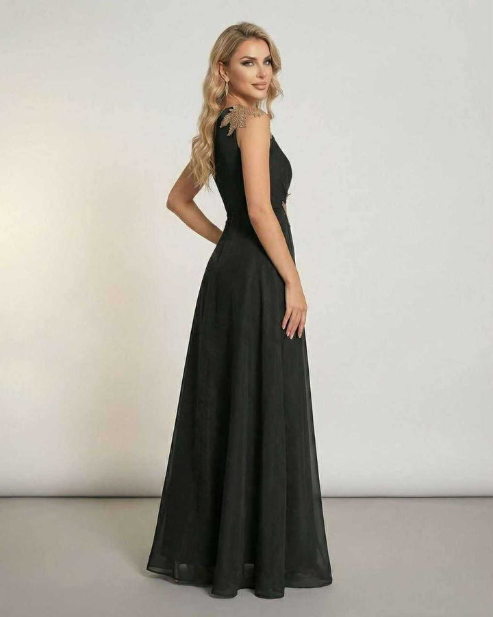 Vestido maxi blanco versátil para mujer, estilo formal chic para bodas, fiestas y noche.